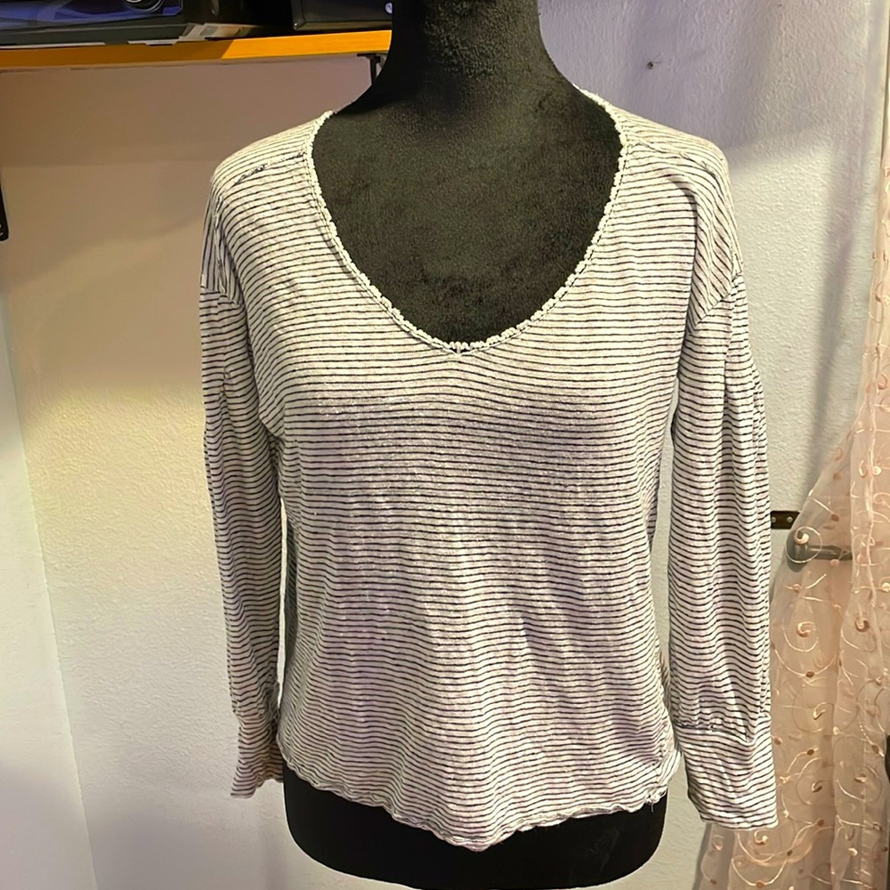 Sundance blue striped white T-shirt large
